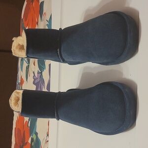 SOLD bearpaw women's boots size 11